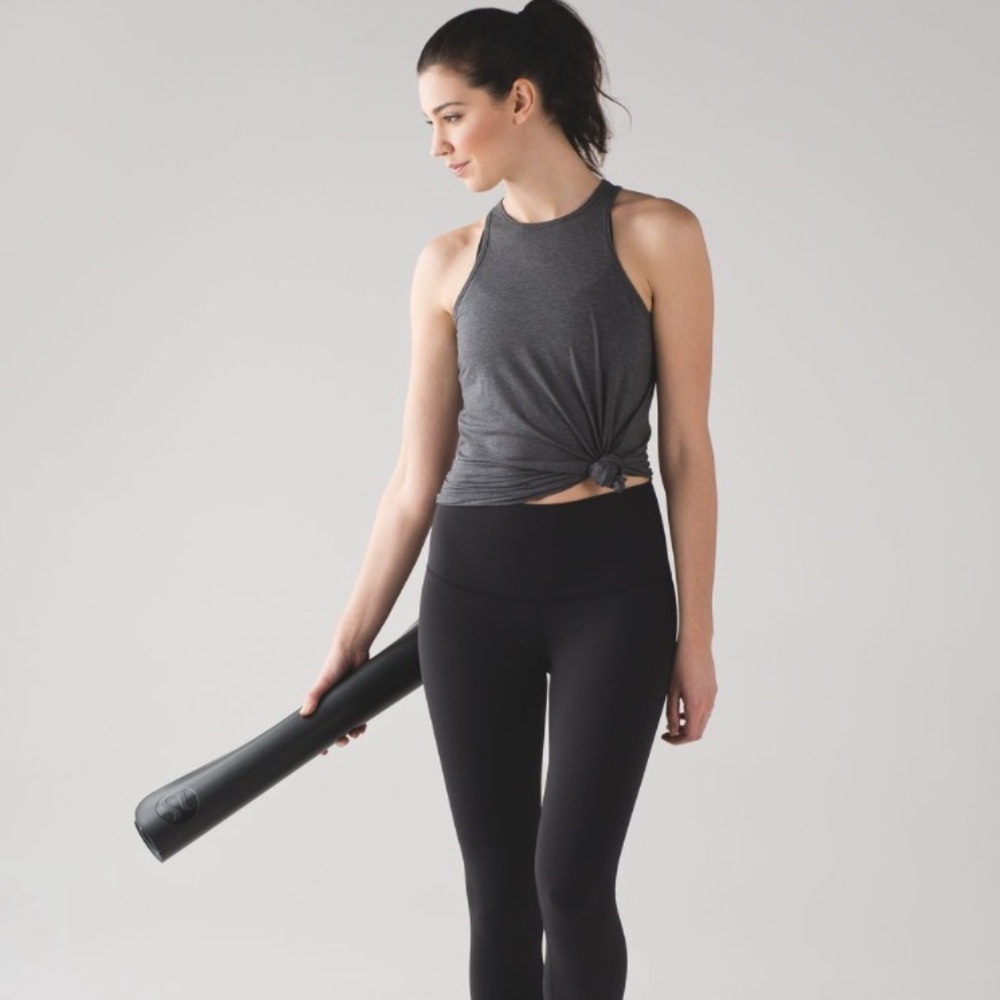 Lululemon Trapeze Twist Tank
Heathered Pitch Grey​​​​​ - Picture 2 of 9